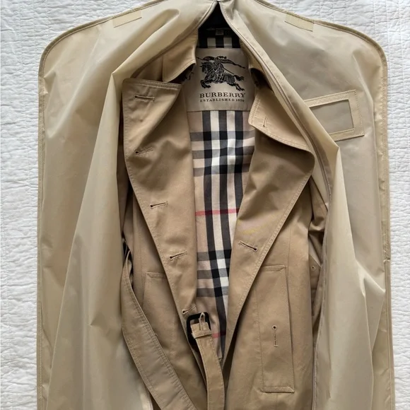 Burberry Prorsum Women’s Trench Coat